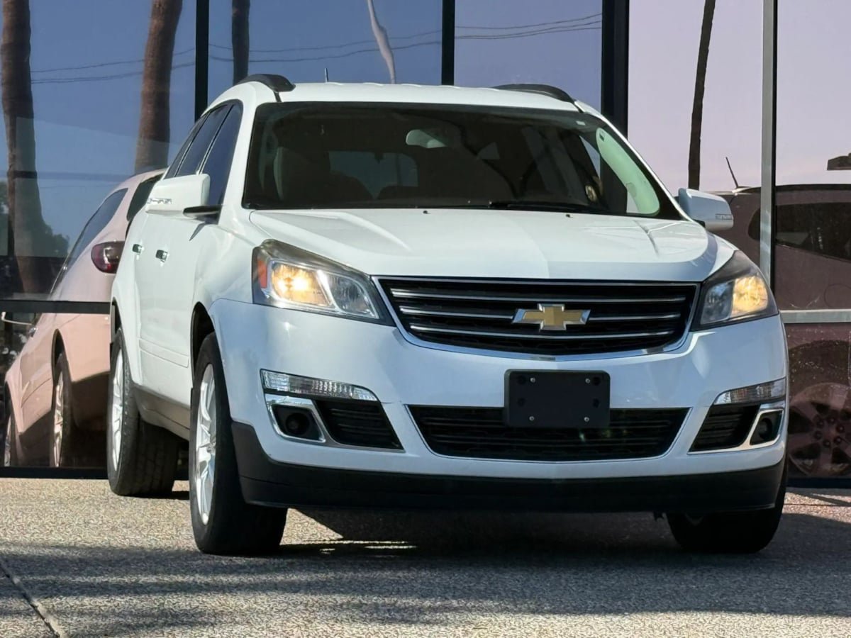 Used 2017 Chevrolet Traverse LT w/ Style and Technology Package AWD/4WD image 18