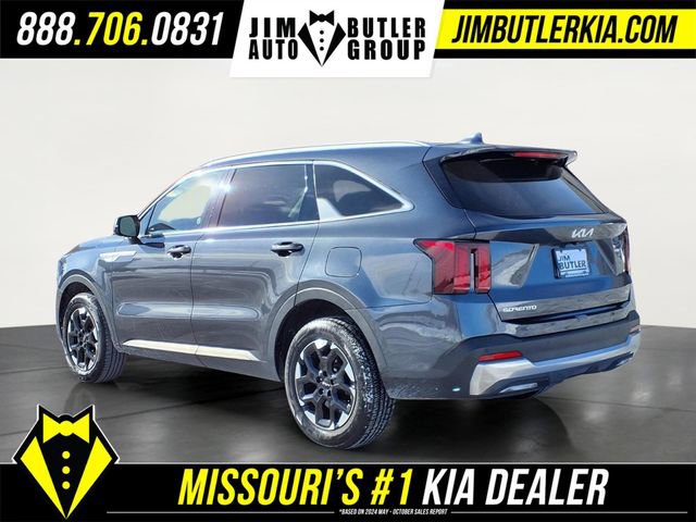 Used 2024 Kia Sorento S image 4
