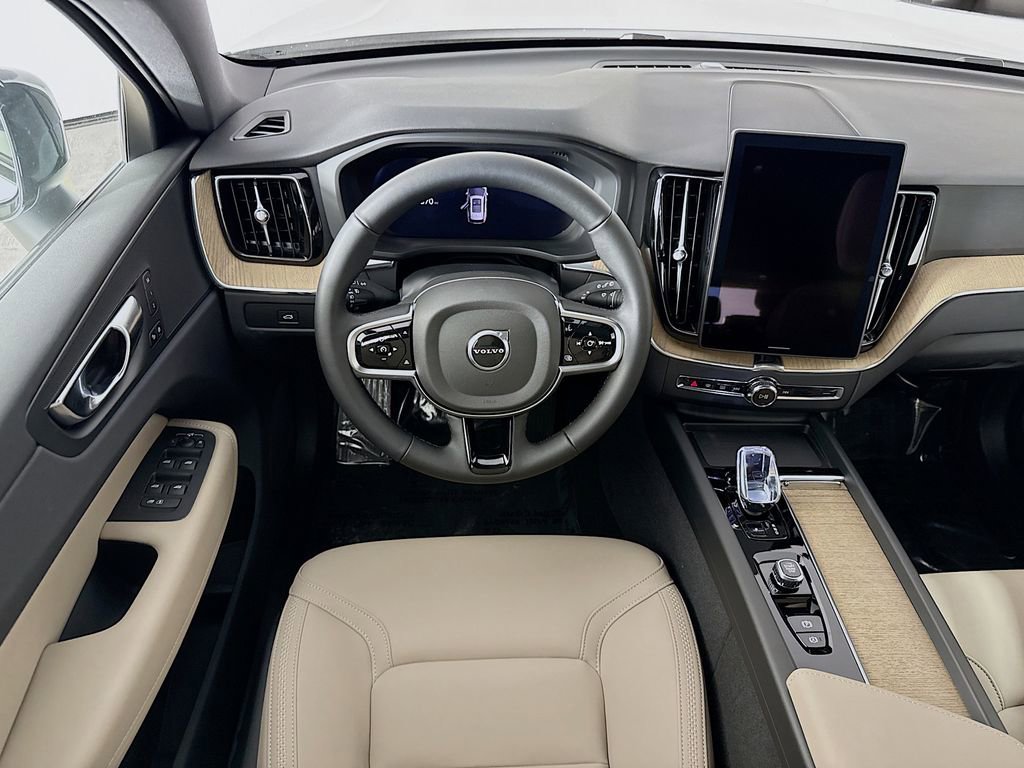 Used 2026 Volvo XC60 B5 Plus w/ Climate Package PRO image 22
