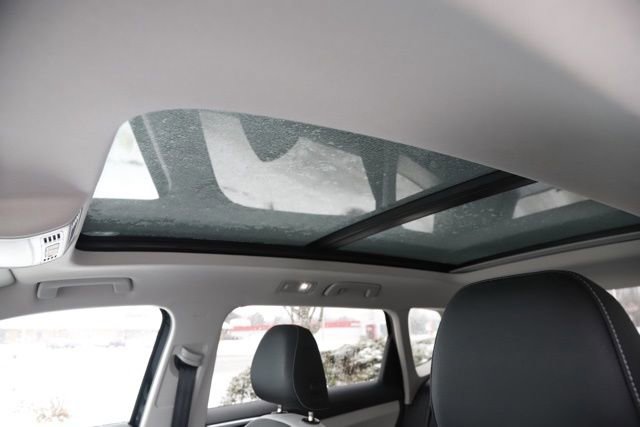 Used 2025 Volkswagen Taos SE w/ Panoramic Sunroof Package image 15