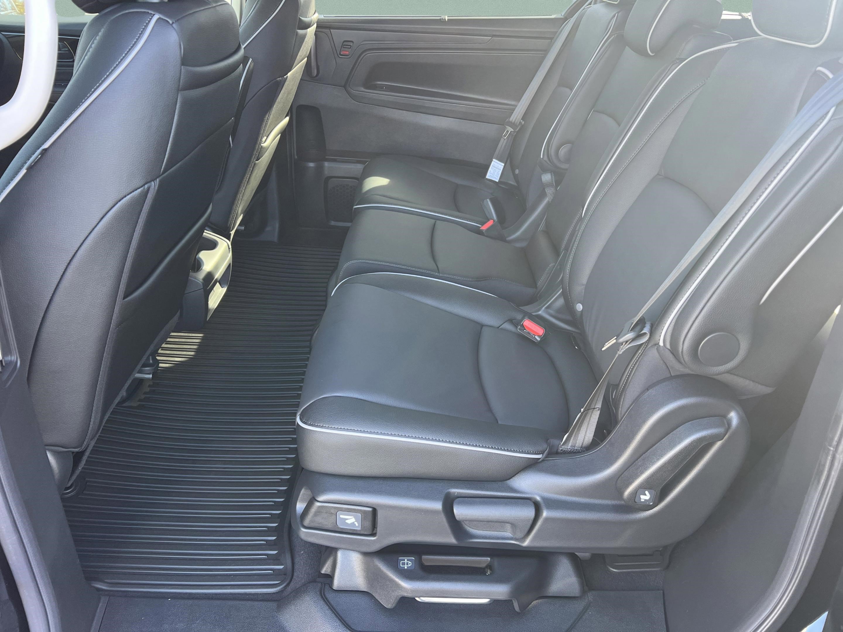 New 2026 Honda Odyssey Touring image 23