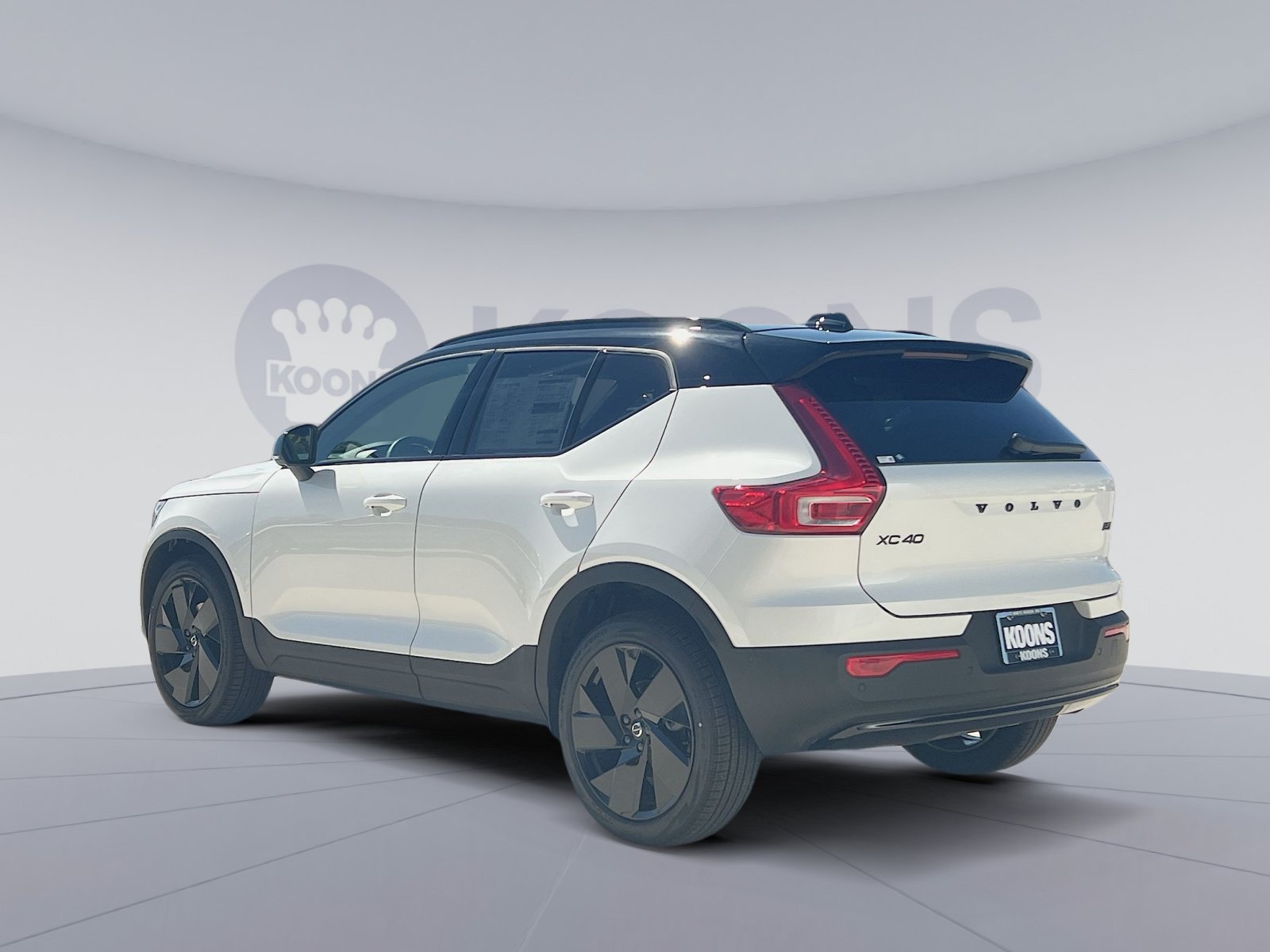New 2026 Volvo XC40 B5 Ultra w/ Climate Package AWD/4WD image 4