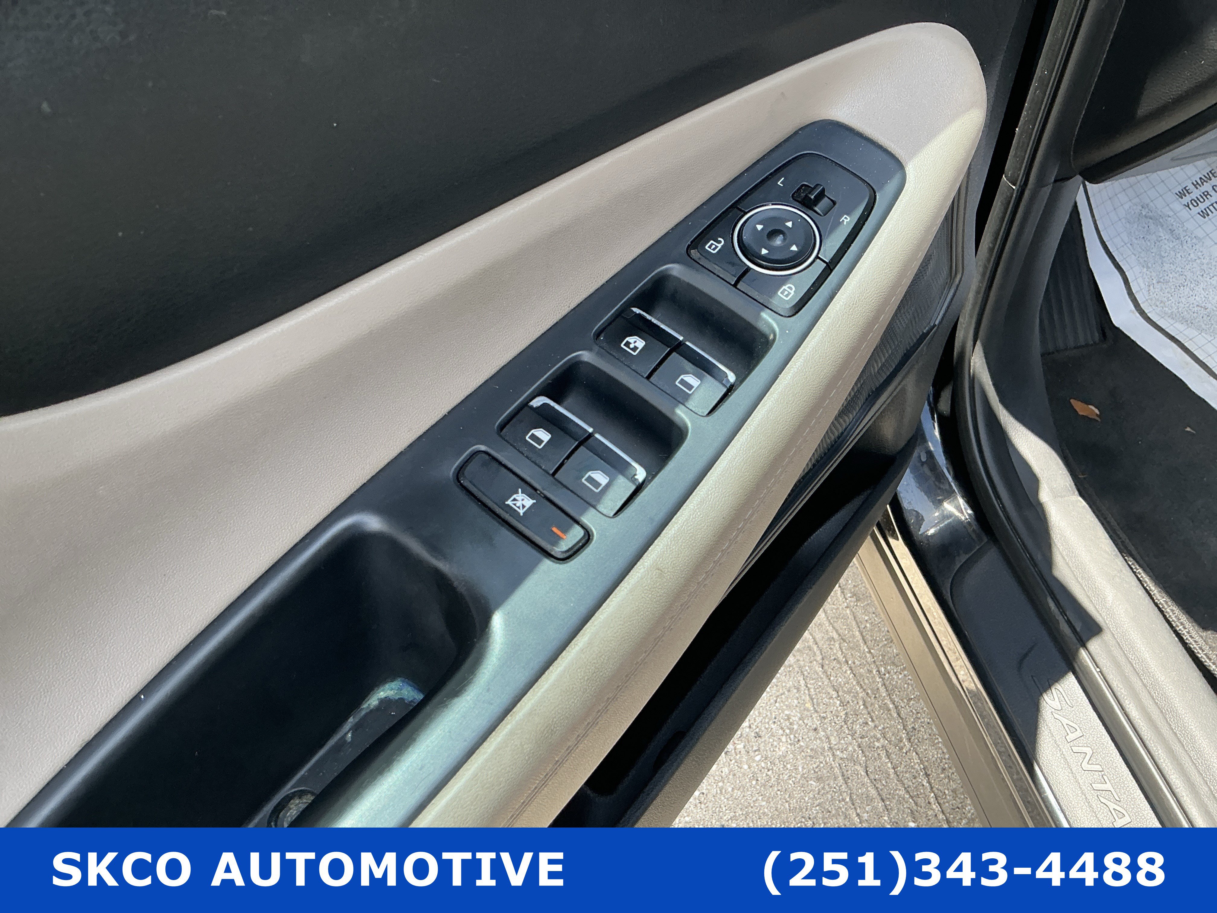 Used 2020 Hyundai Santa Fe SE FWD image 22