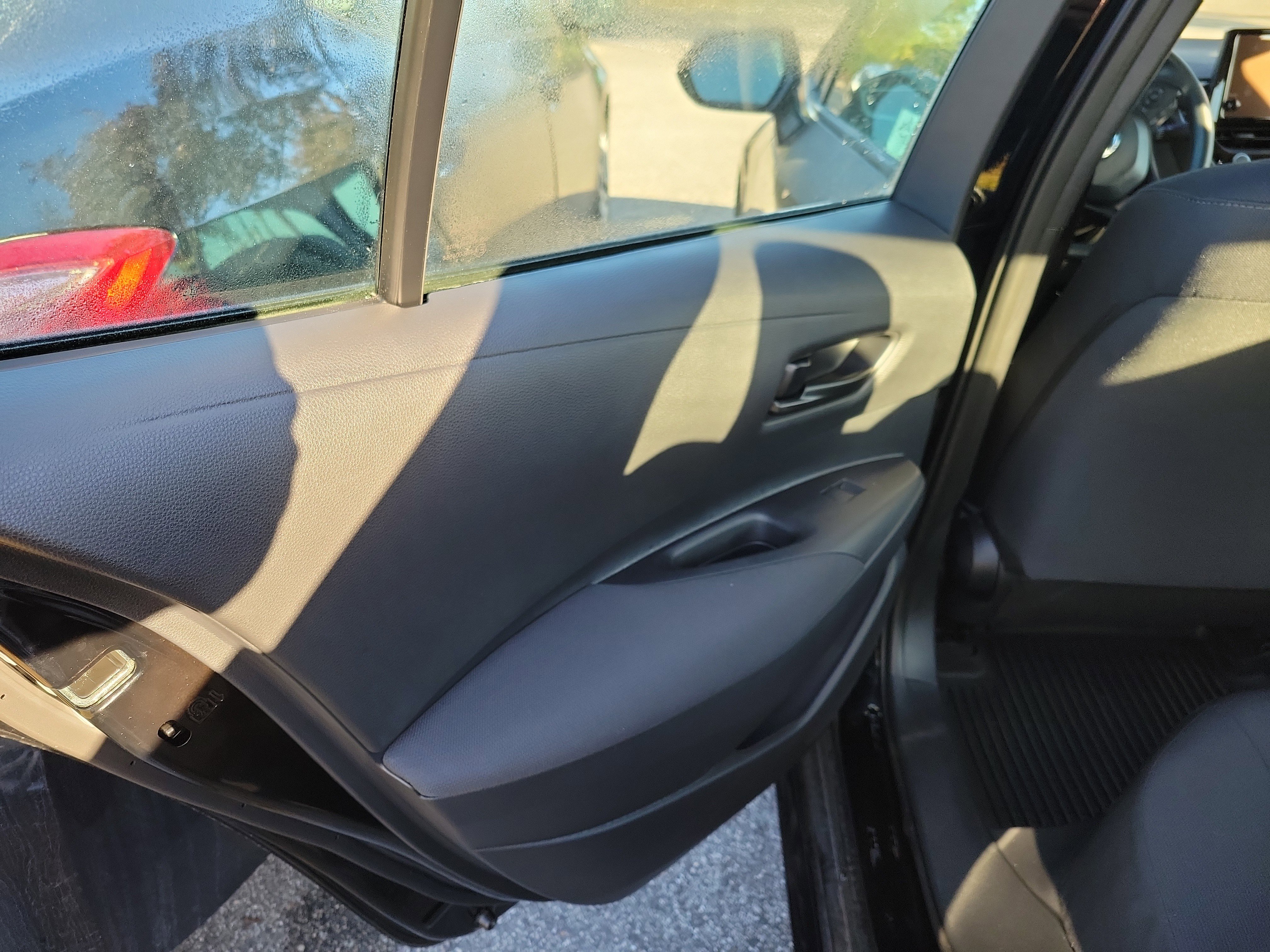 Certified 2025 Toyota Corolla LE image 30