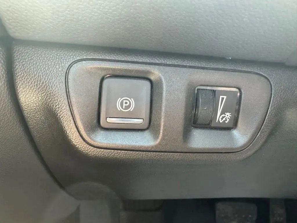 Used 2021 GMC Acadia SLE w/ Driver Convenience Package FWD image 22