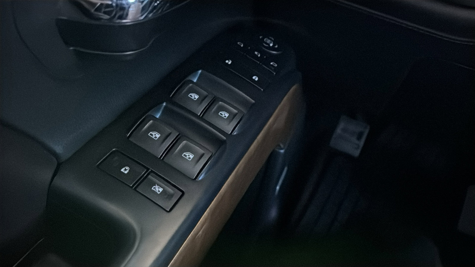 Used 2018 Chevrolet Silverado 2500 LTZ w/ Duramax Plus Package image 38