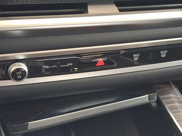 Certified 2024 BMW X5 xDrive40i w/ Premium Package image 17