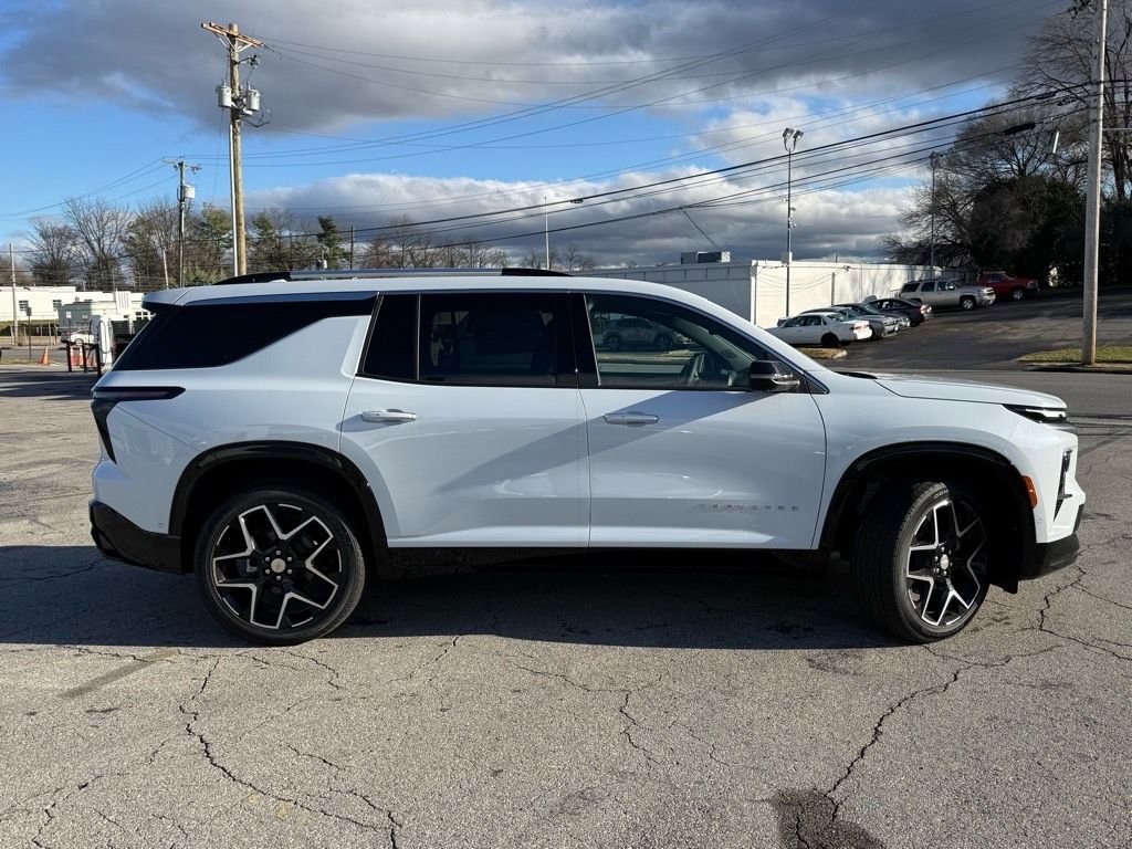 New 2026 Chevrolet Traverse High Country image 3