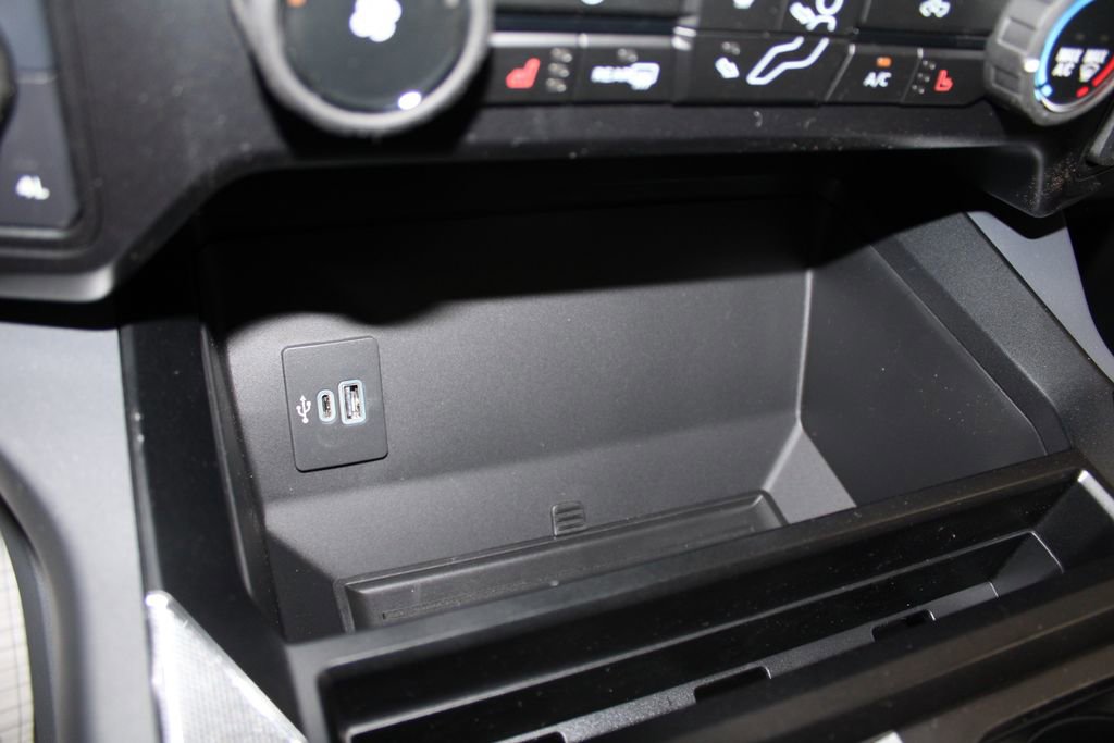 New 2025 Ford F250 XLT w/ Black Appearance Package image 51