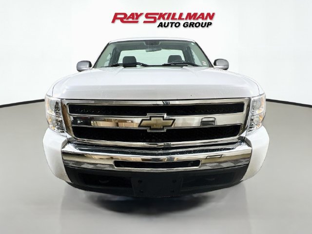 Used 2010 Chevrolet Silverado 1500 W/T w/ LS Package AWD/4WD image 2