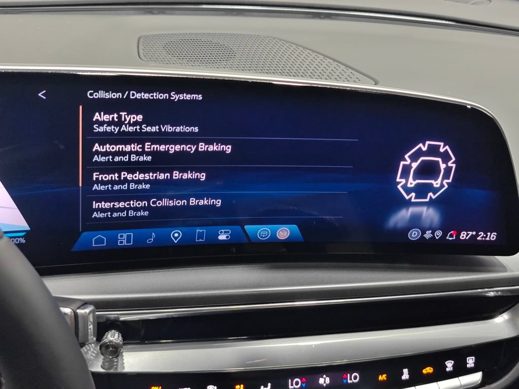 Used 2024 Cadillac Lyriq Tech RWD image 46