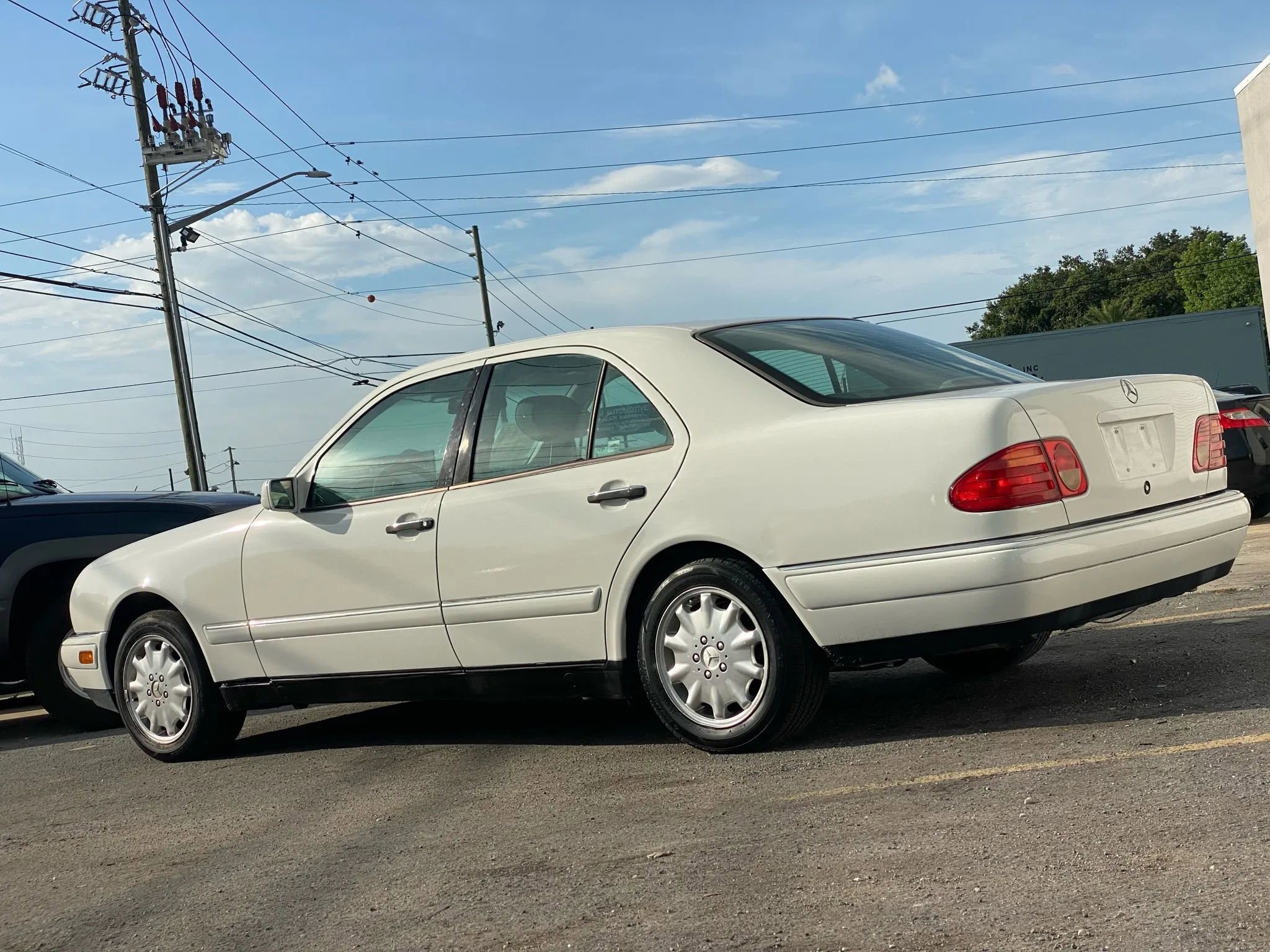 Used 1999 Mercedes-Benz E 320 Sedan image 2