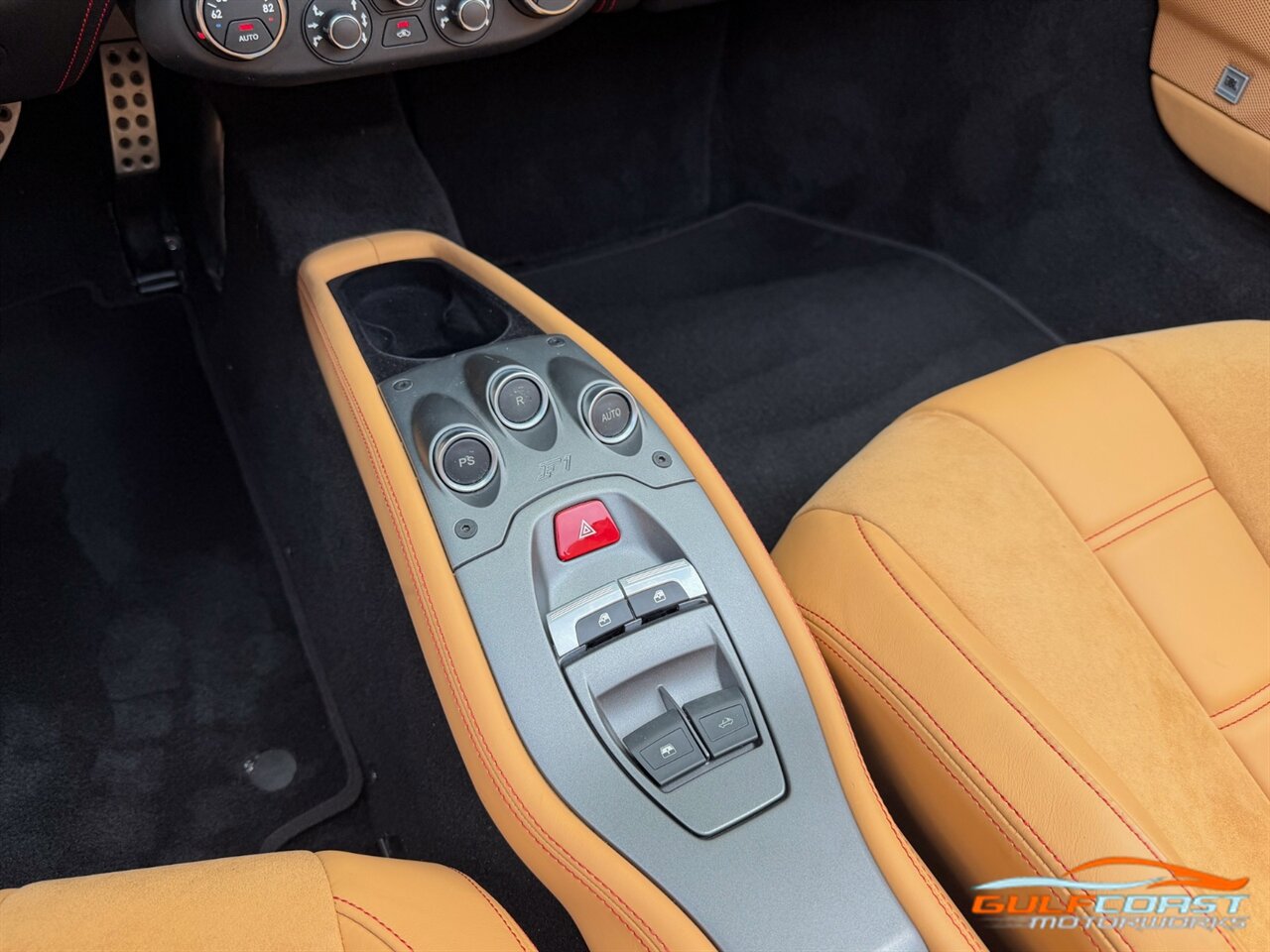 Used 2012 Ferrari 458 Spider RWD image 17