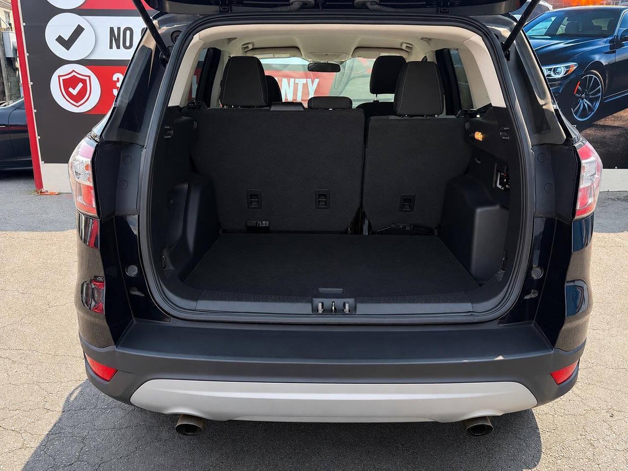 Used 2017 Ford Escape SE AWD/4WD image 17