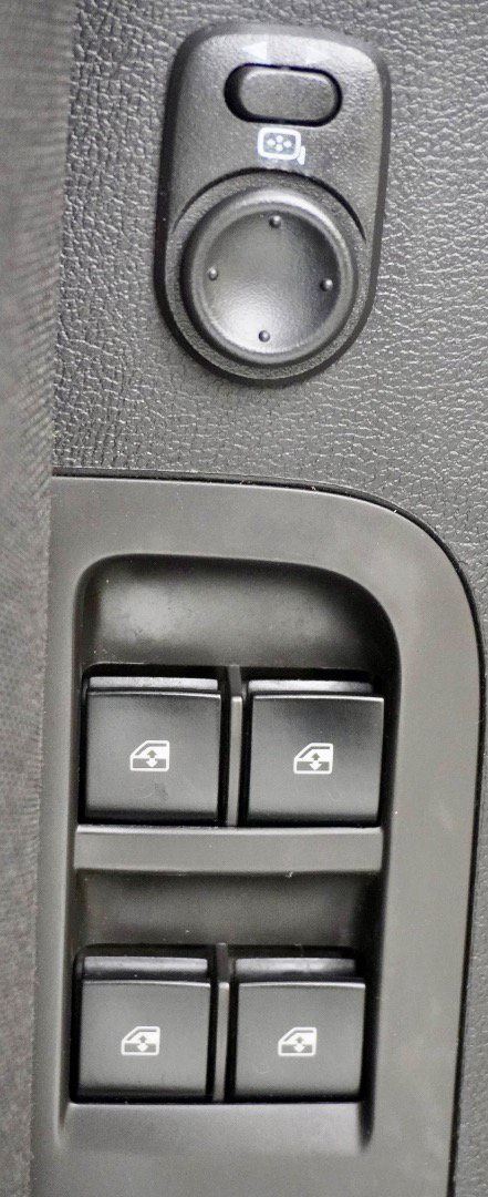 Used 2011 Chevrolet Camaro LT RWD image 21