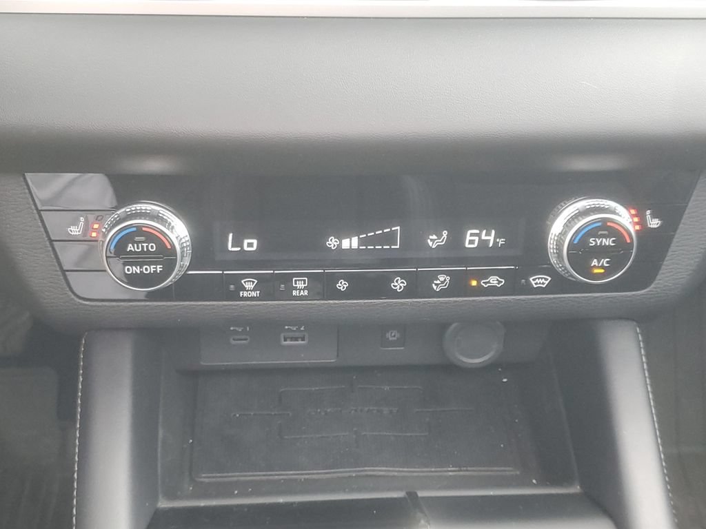 Used 2024 Mitsubishi Outlander SE AWD/4WD image 30