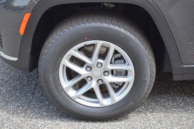 New 2025 Jeep Grand Cherokee L Laredo w/ Luxury Tech Group I image 13