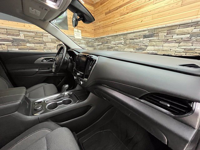 Used 2020 Chevrolet Traverse LT w/ Driver Confidence II Package AWD/4WD image 15