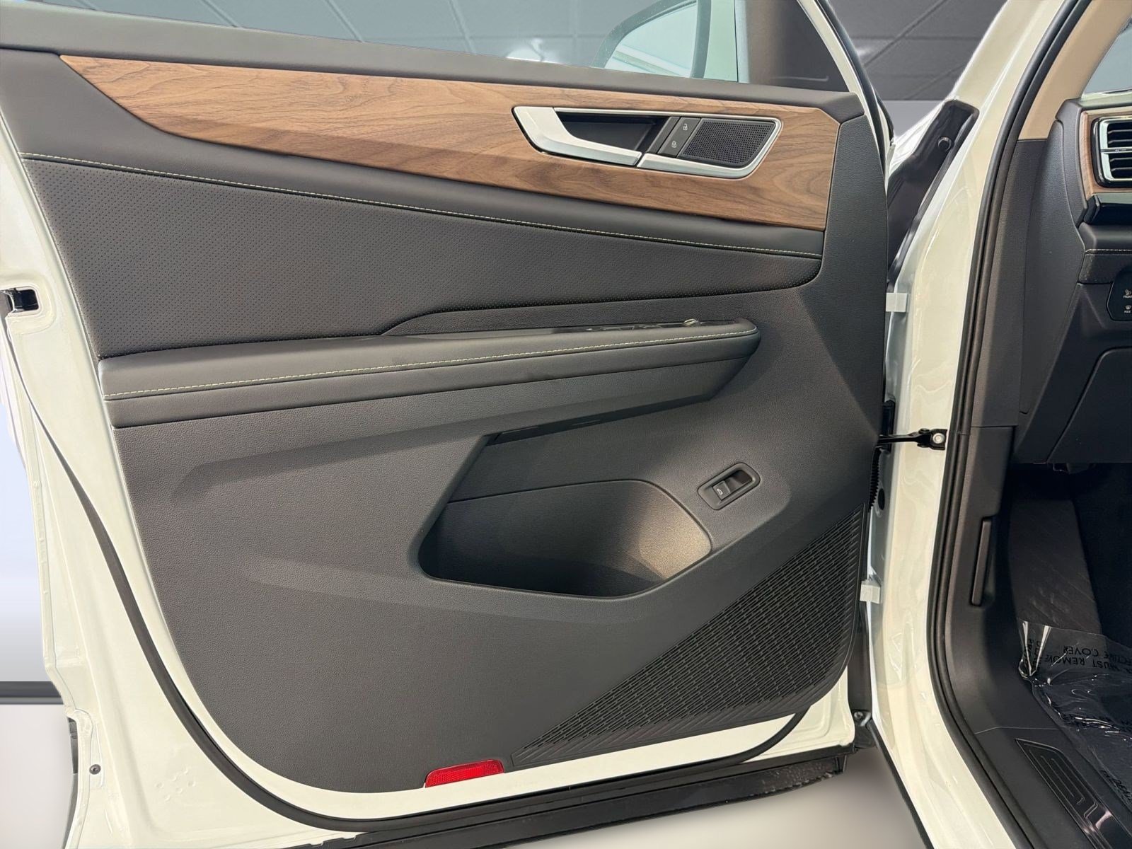 New 2026 Volkswagen Atlas SE FWD image 20