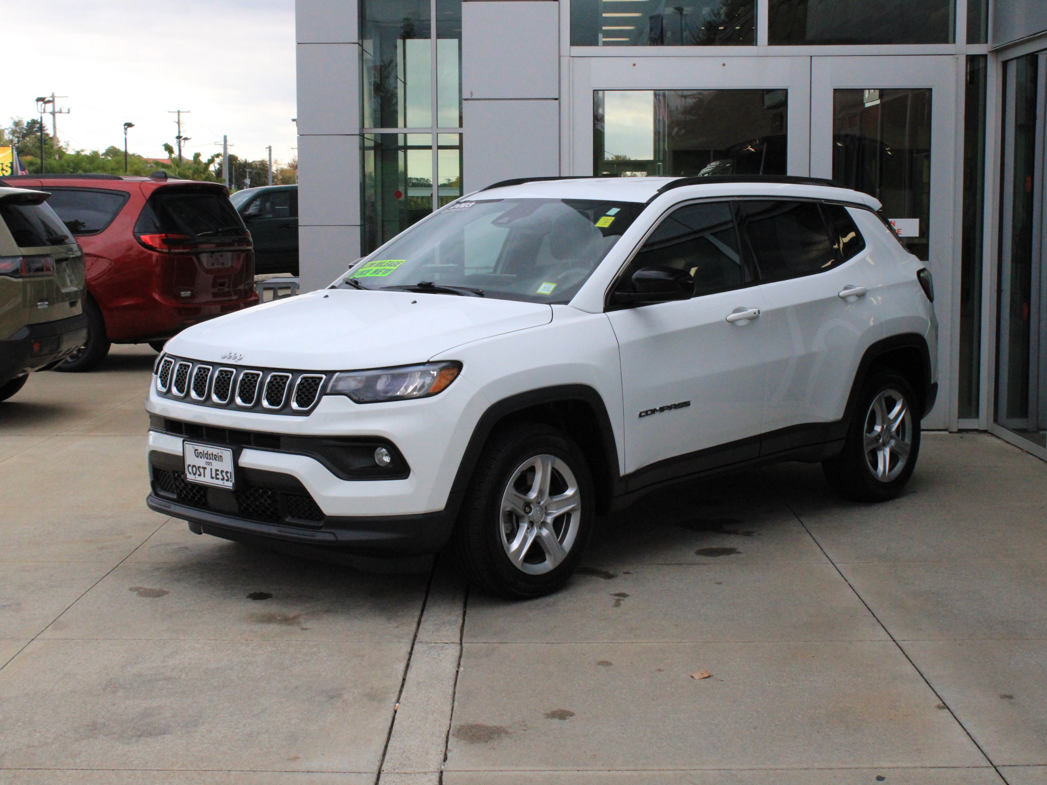 Certified 2023 Jeep Compass Latitude w/ Convenience Group AWD/4WD image 3