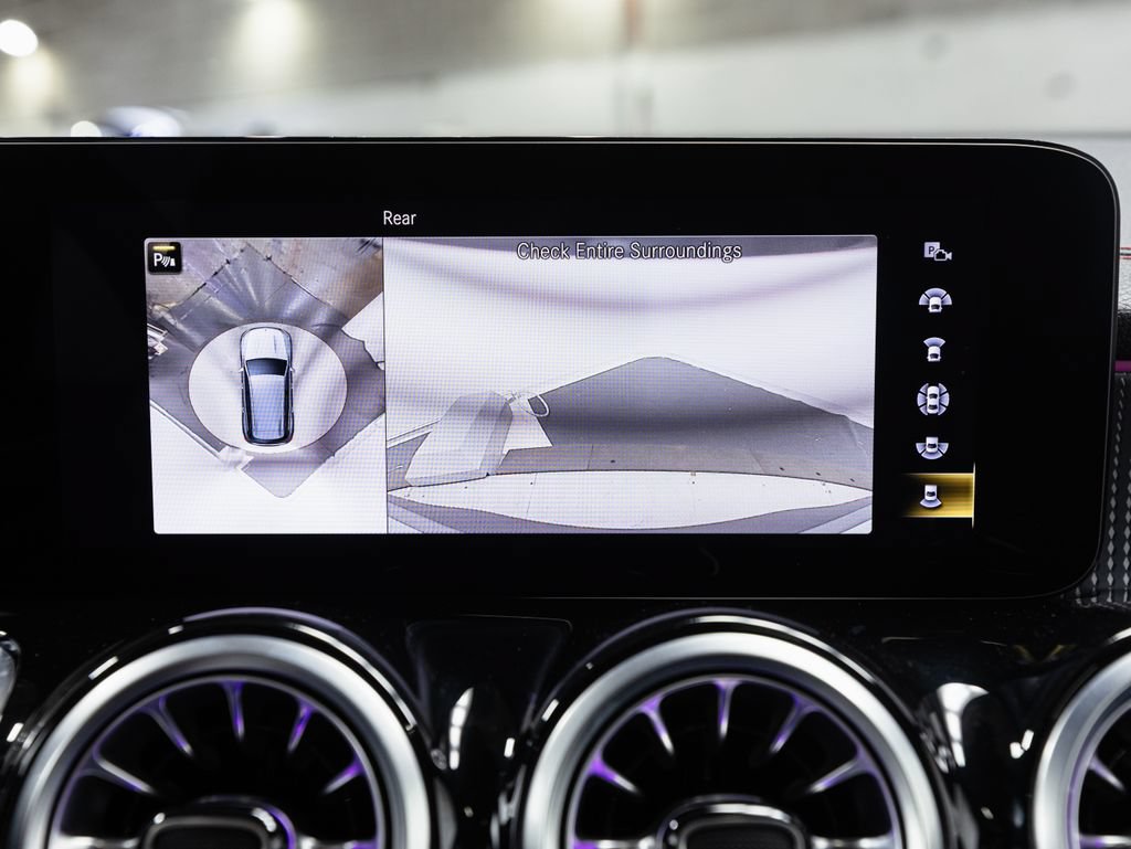 Used 2023 Mercedes-Benz EQB 300 4MATIC image 17