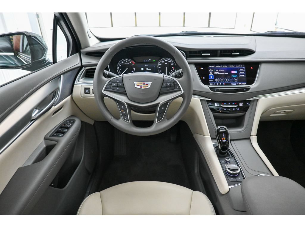 Certified 2025 Cadillac XT5 Premium Luxury AWD/4WD image 27