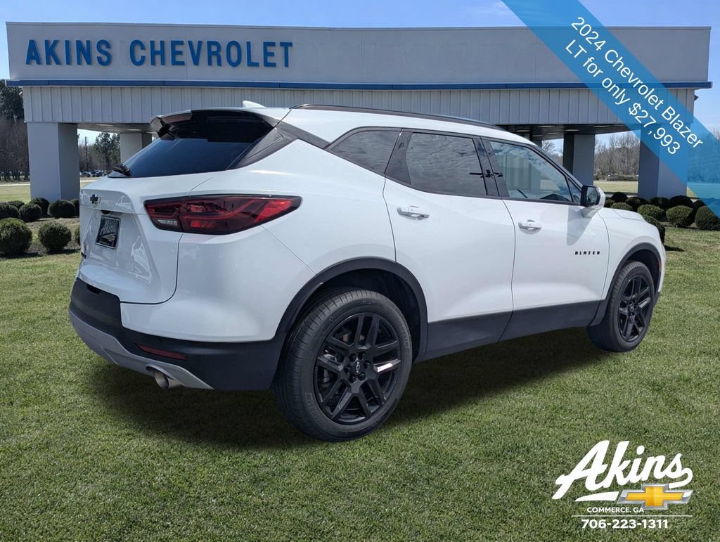 Used 2024 Chevrolet Blazer LT w/ Convenience Package FWD image 4