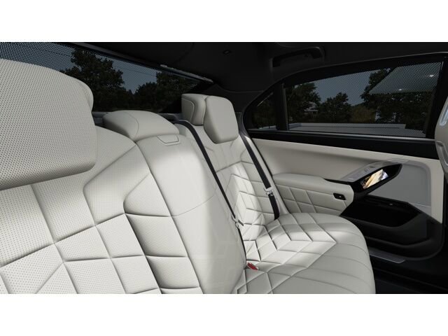 New 2026 BMW i7 eDrive50 w/ Executive Package image 12