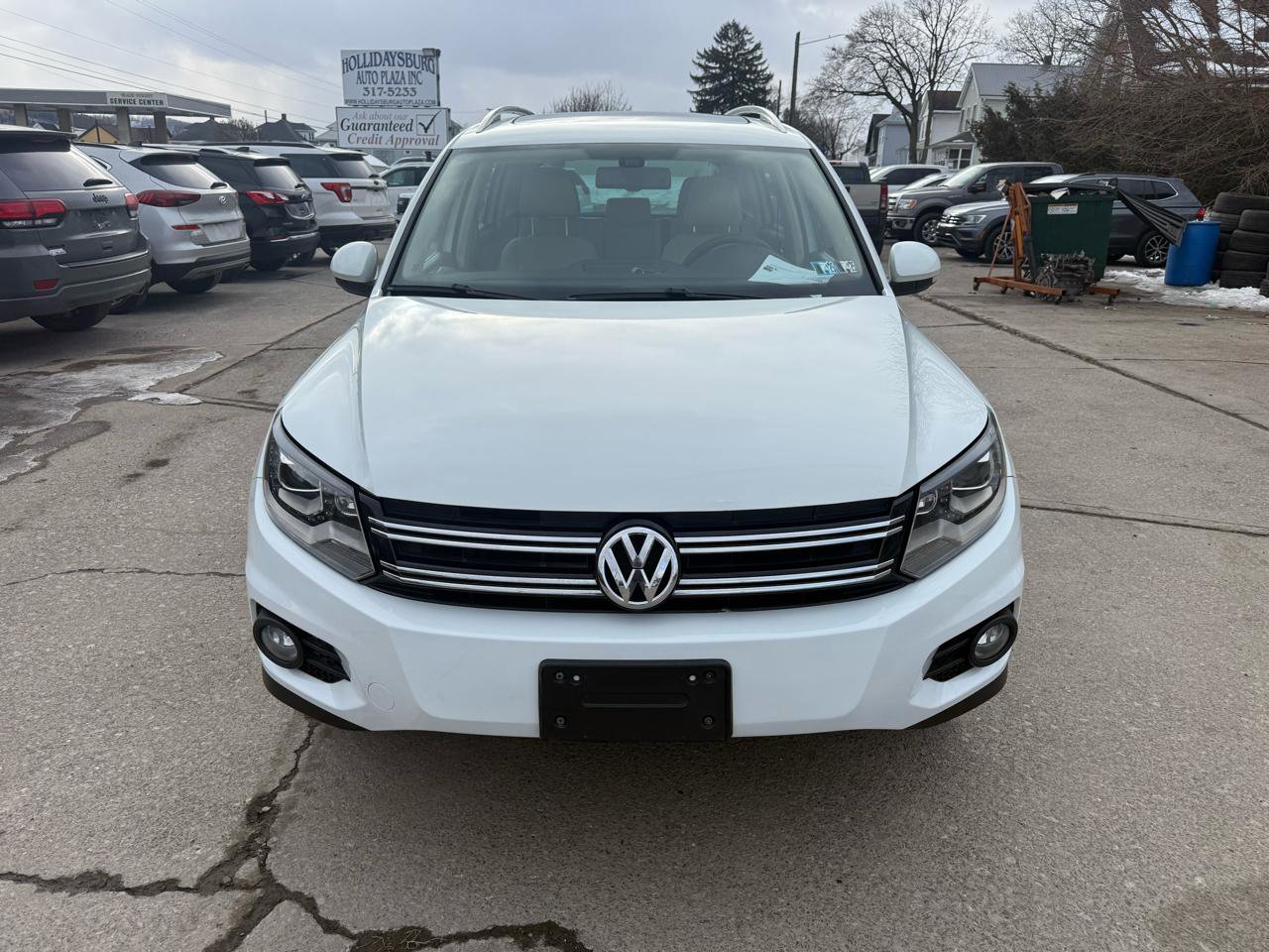 Used 2016 Volkswagen Tiguan SE image 2
