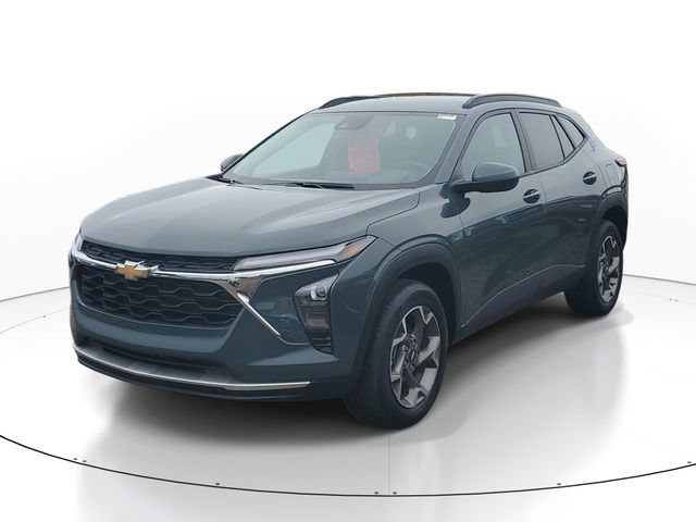Used 2025 Chevrolet Trax LT w/ Driver Confidence Package FWD image 2