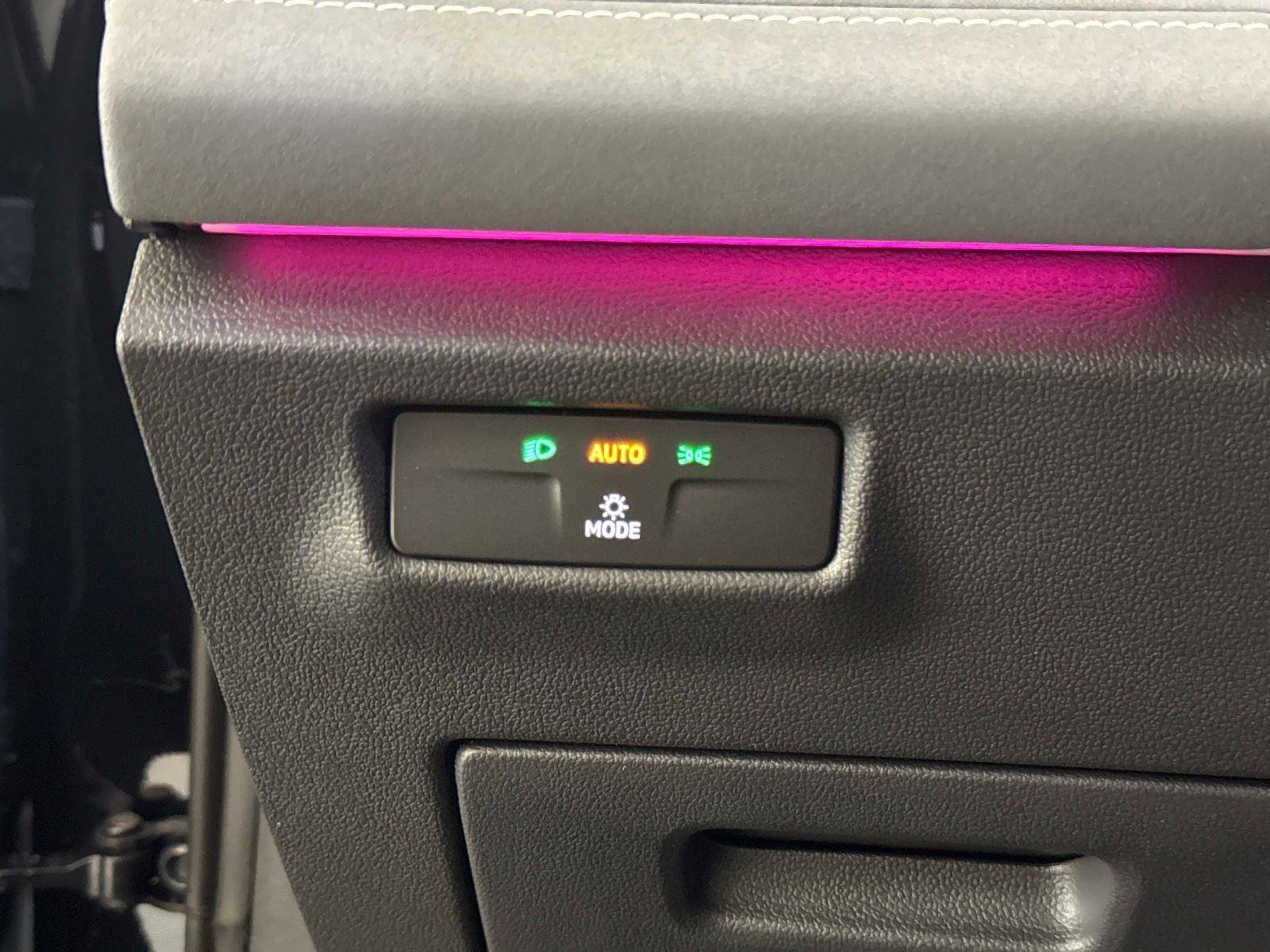 New 2026 Volkswagen Tiguan SE image 30