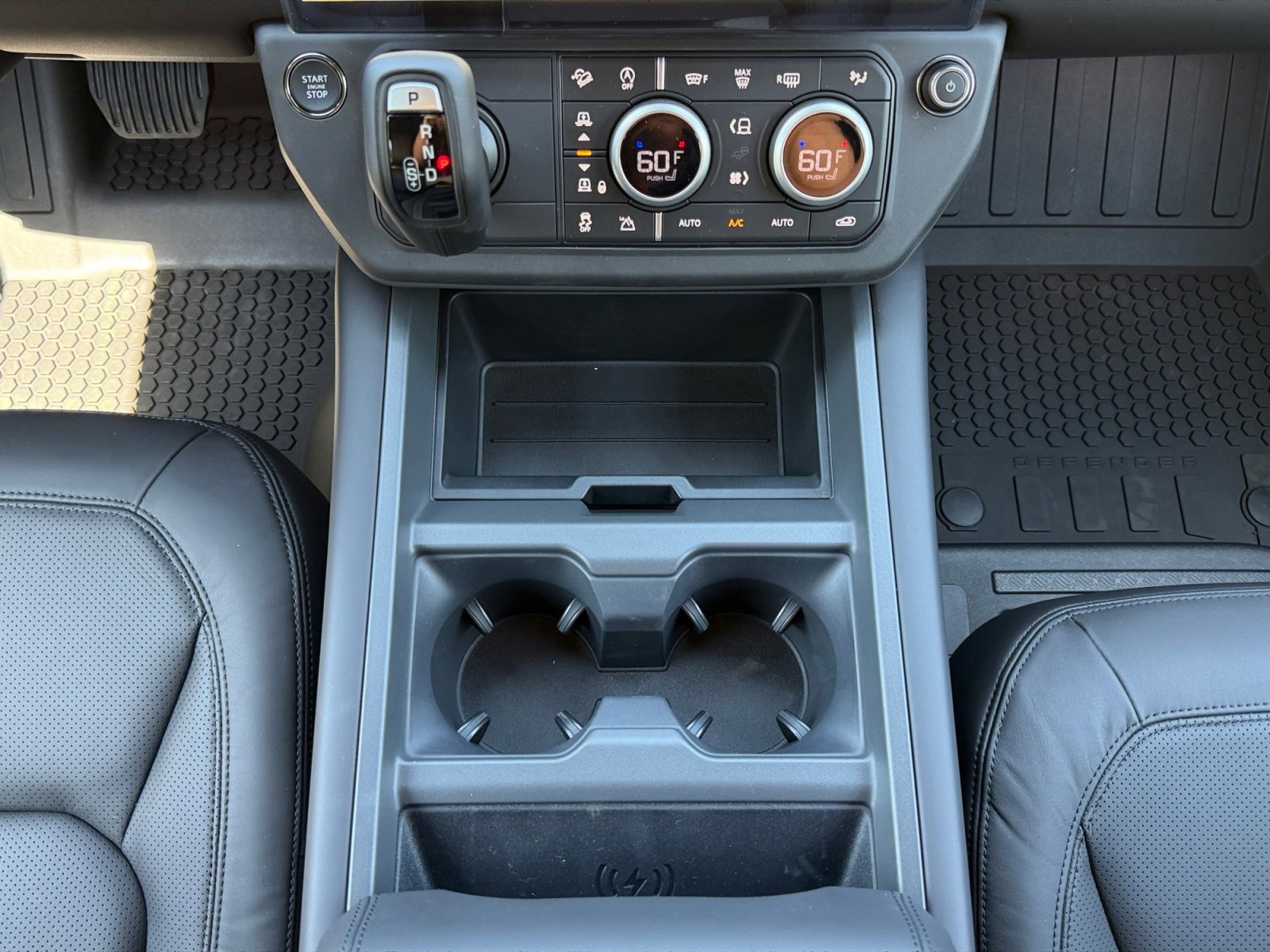 New 2026 Land Rover Defender 130 X-Dynamic SE AWD/4WD image 15