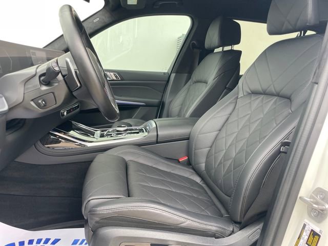 Used 2023 BMW X7 M60i w/ Executive Package image 8
