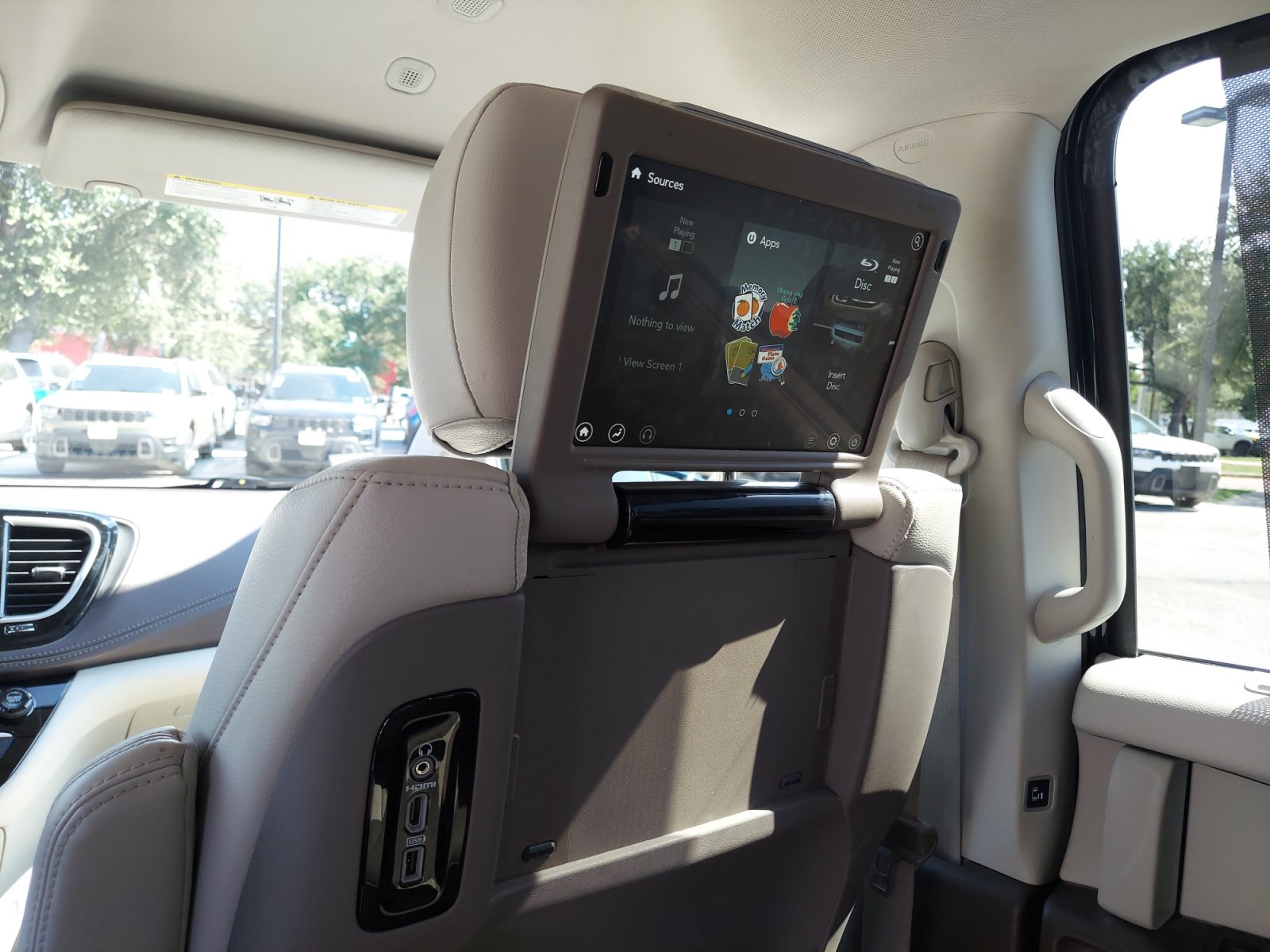 Used 2021 Chrysler Pacifica Touring-L w/ Uconnect Theater Family Group FWD image 34