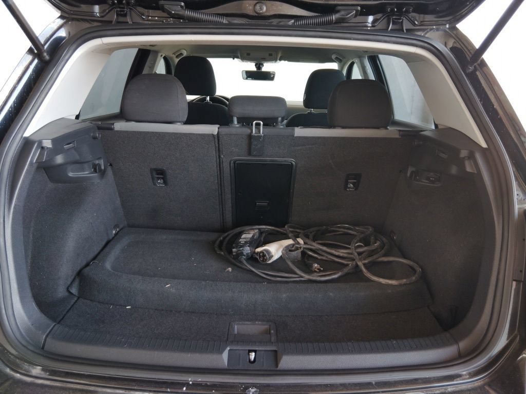 Used 2016 Volkswagen e-Golf SE w/ DC Fast Charging Package FWD image 15