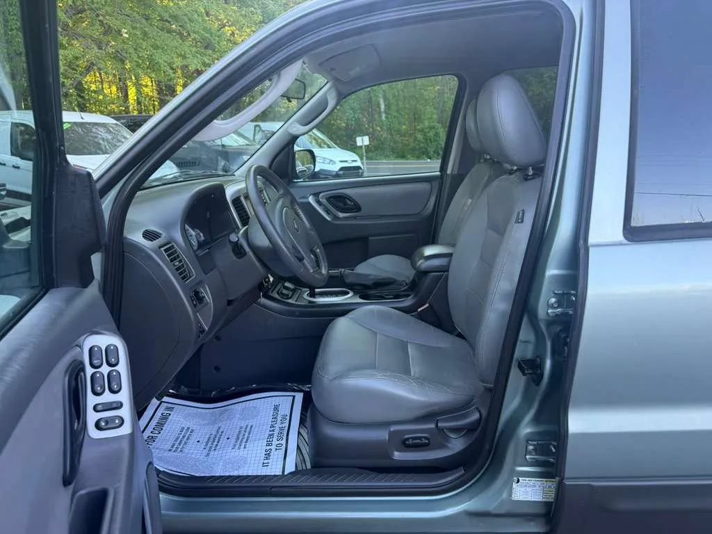 Used 2006 Ford Escape 4WD Hybrid image 10