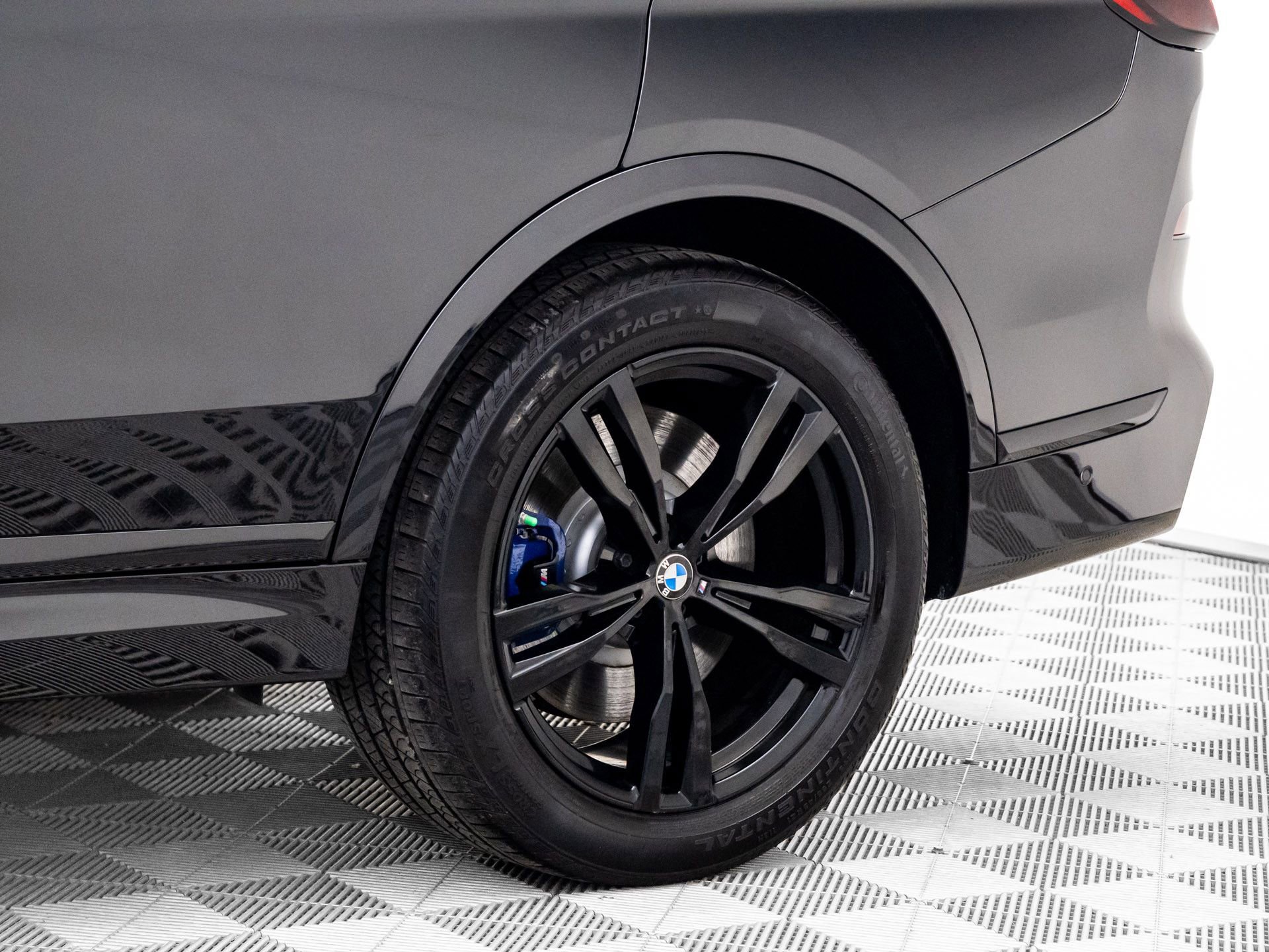 Used 2024 BMW X7 M60i w/ Executive Package image 34