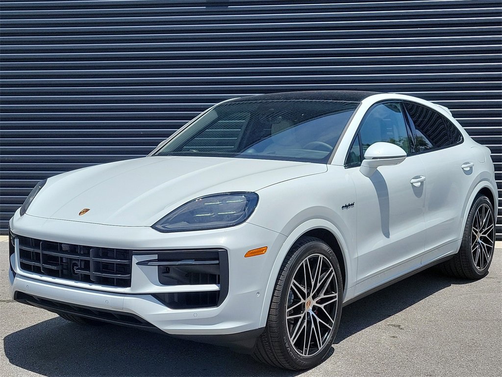 New 2025 Porsche Cayenne S image 1