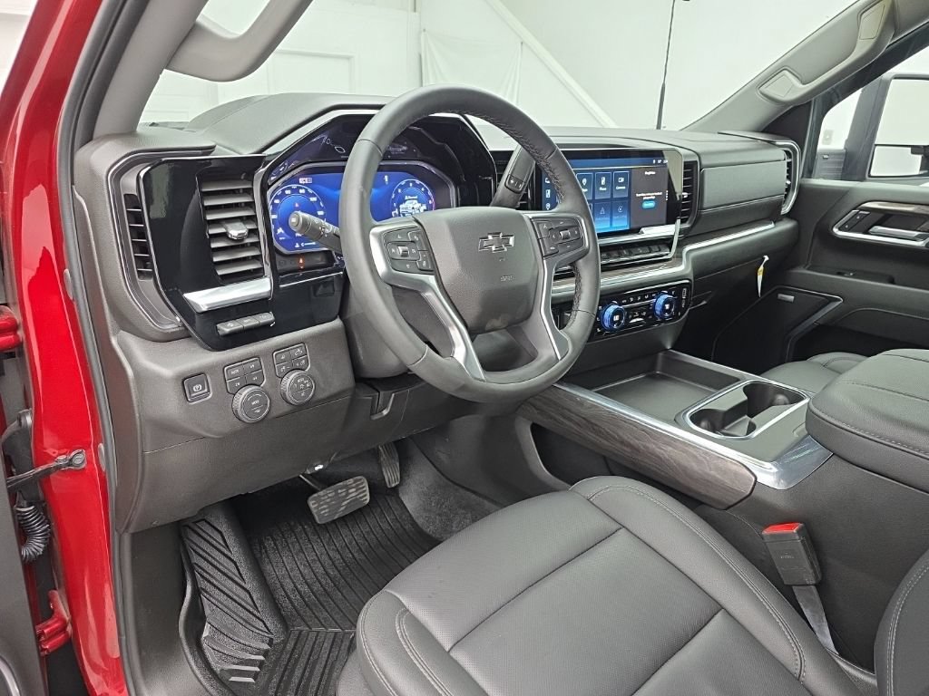 Used 2026 Chevrolet Silverado 2500 LTZ w/ LTZ Plus Package AWD/4WD image 11