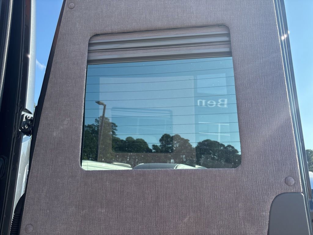 Used 2016 Mercedes-Benz Sprinter 3500 image 19