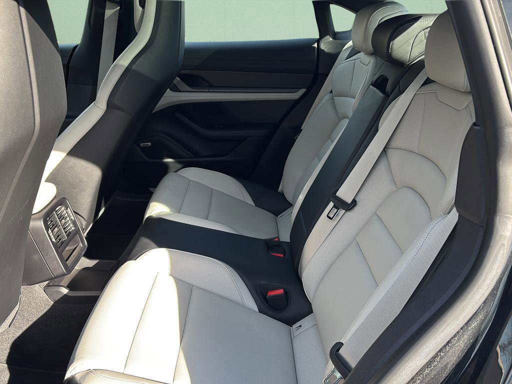 Used 2021 Porsche Taycan 4S image 20