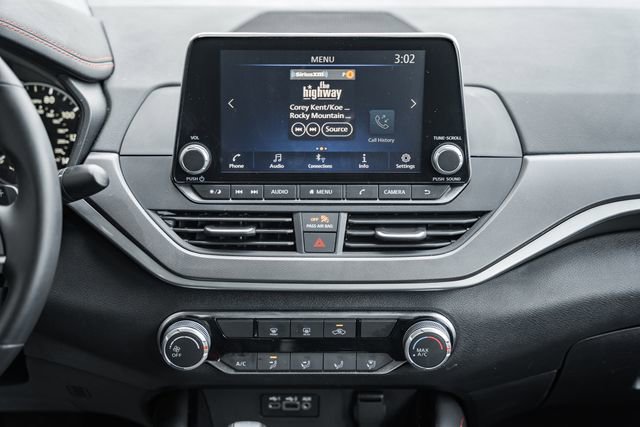 Used 2025 Nissan Altima 2.5 SR image 23