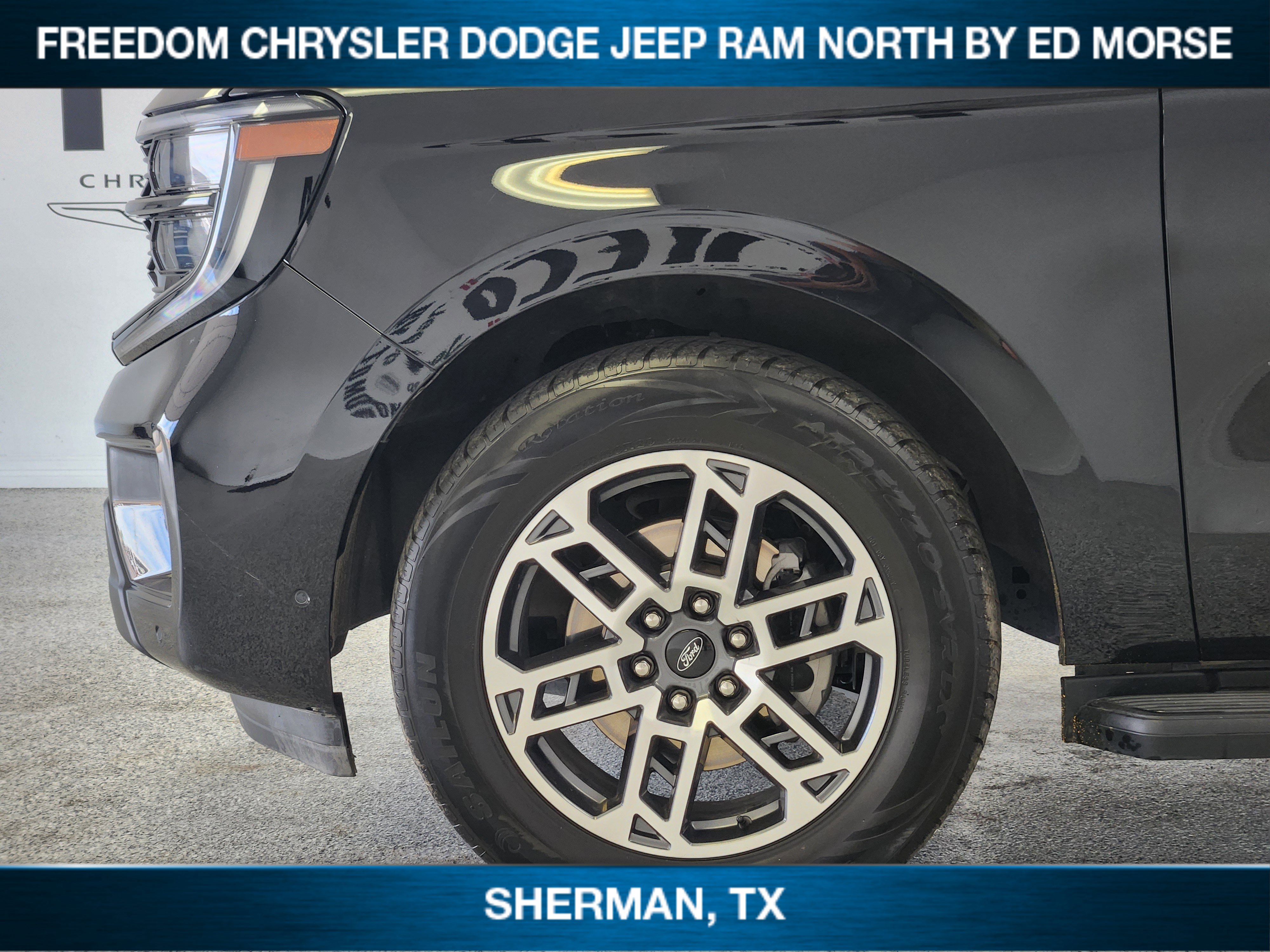 Used 2025 Ford Expedition Active image 6