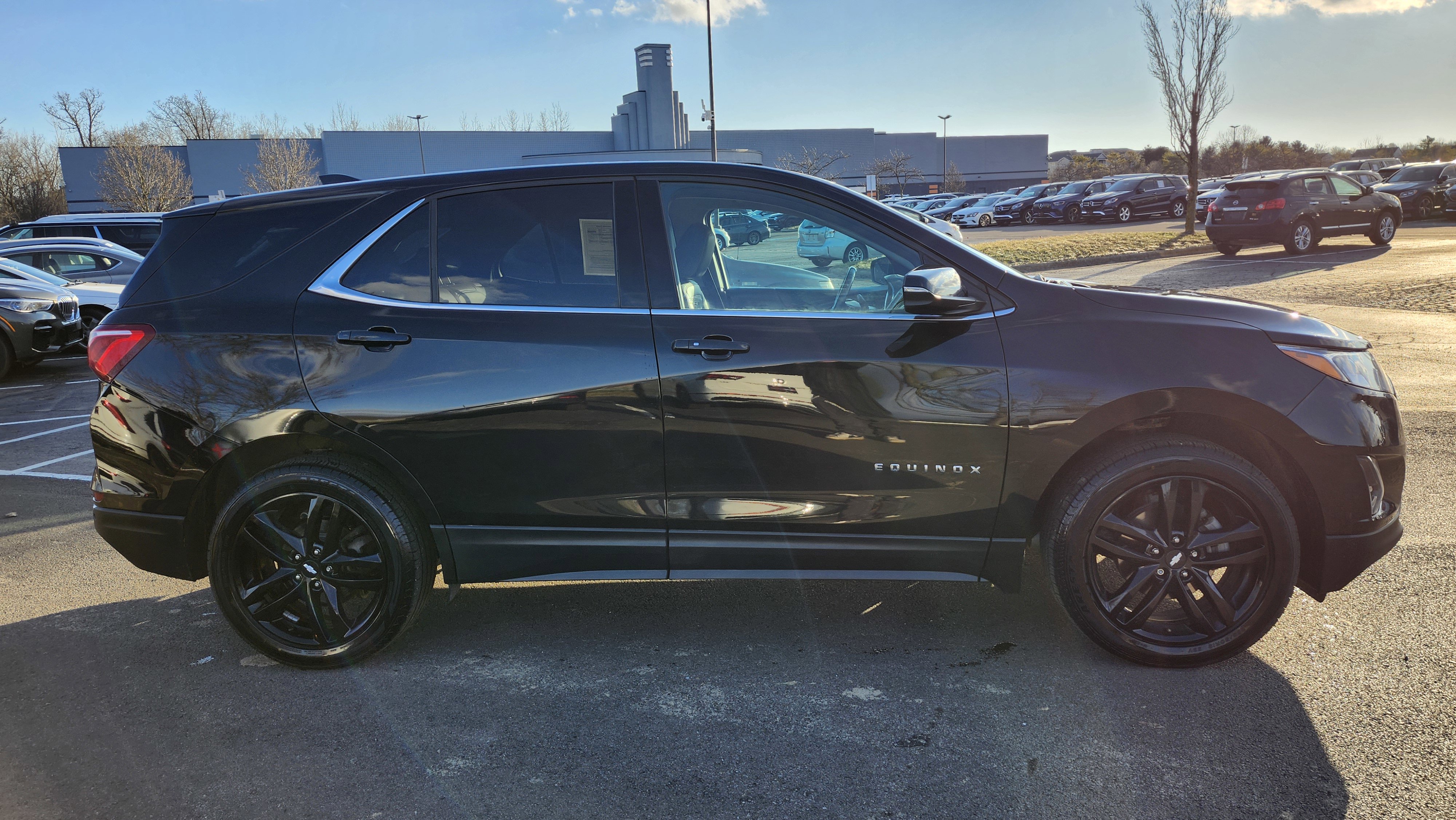 Used 2020 Chevrolet Equinox LT w/ Midnight Edition image 11