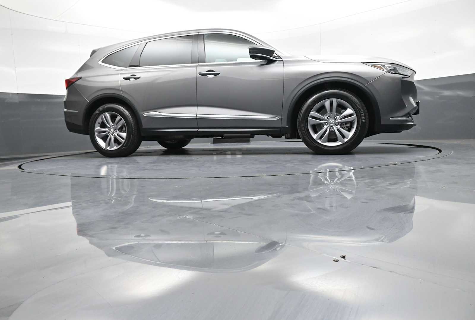 Used 2024 Acura MDX SH-AWD image 32