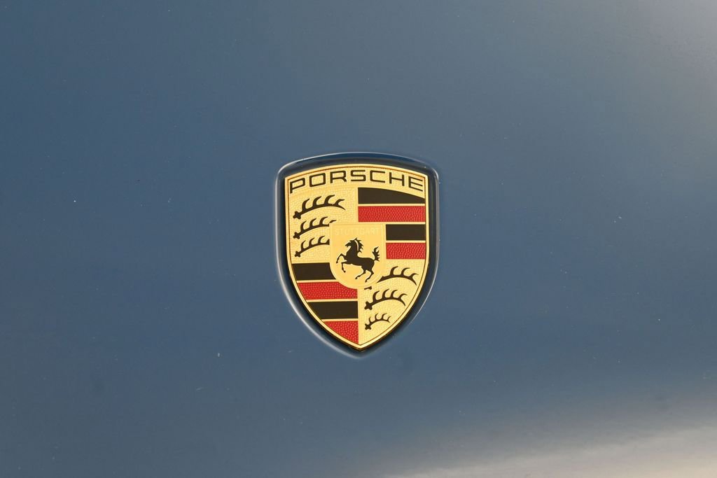 Certified 2022 Porsche Taycan 4S AWD/4WD image 33