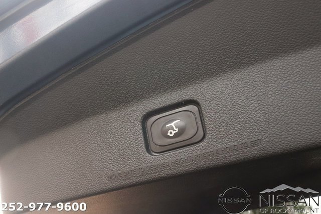 Used 2018 Ford Explorer XLT w/ Equipment Group 202A image 17