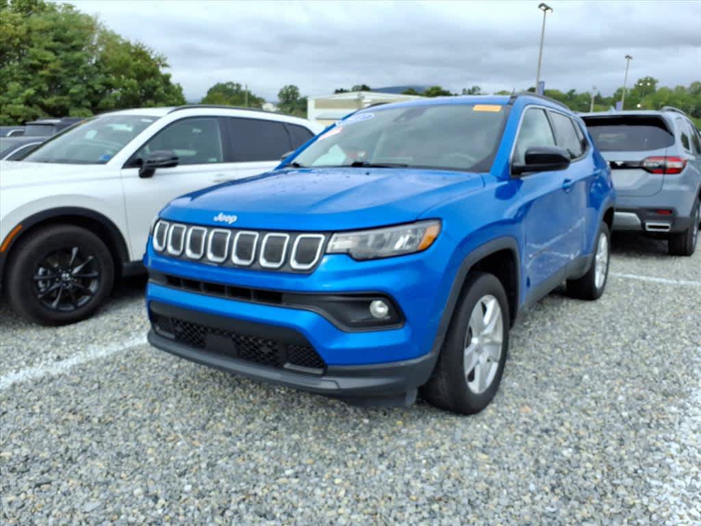 Used 2022 Jeep Compass Latitude AWD/4WD image 3