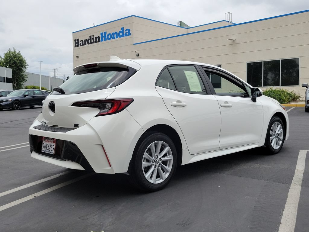 Used 2025 Toyota Corolla SE w/ SE Package FWD image 5