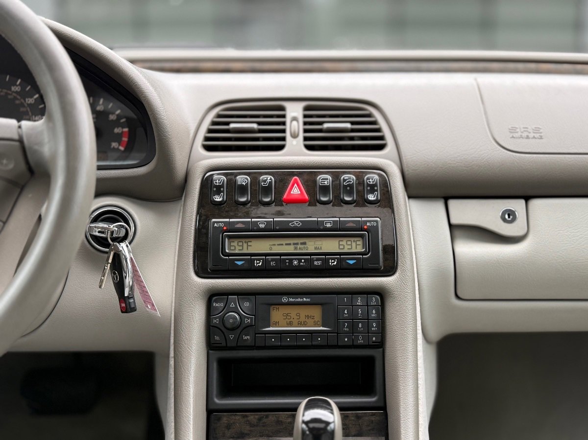 Used 2001 Mercedes-Benz CLK 430 Coupe image 26